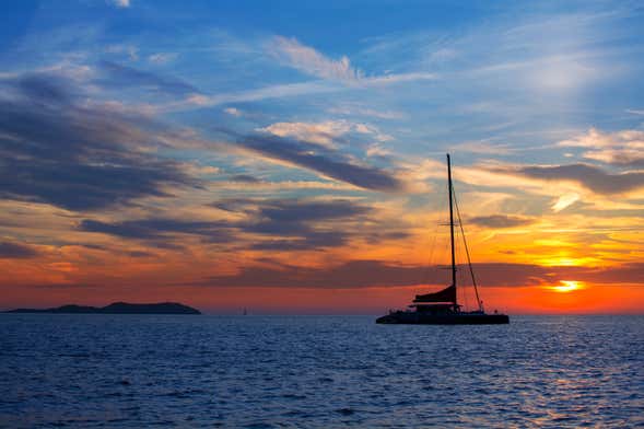 Giro in barca a San Antonio al tramonto
